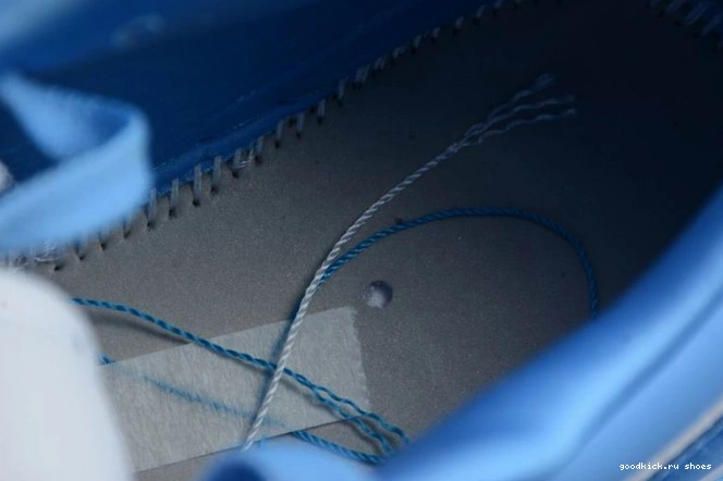 AO9944-441 Jordan Air 1 (W) Low UNC 0719